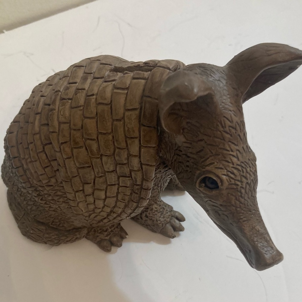 Vintage Armadillo ceramic bank Americast Inc.